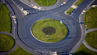 America is not falling in love with roundabouts